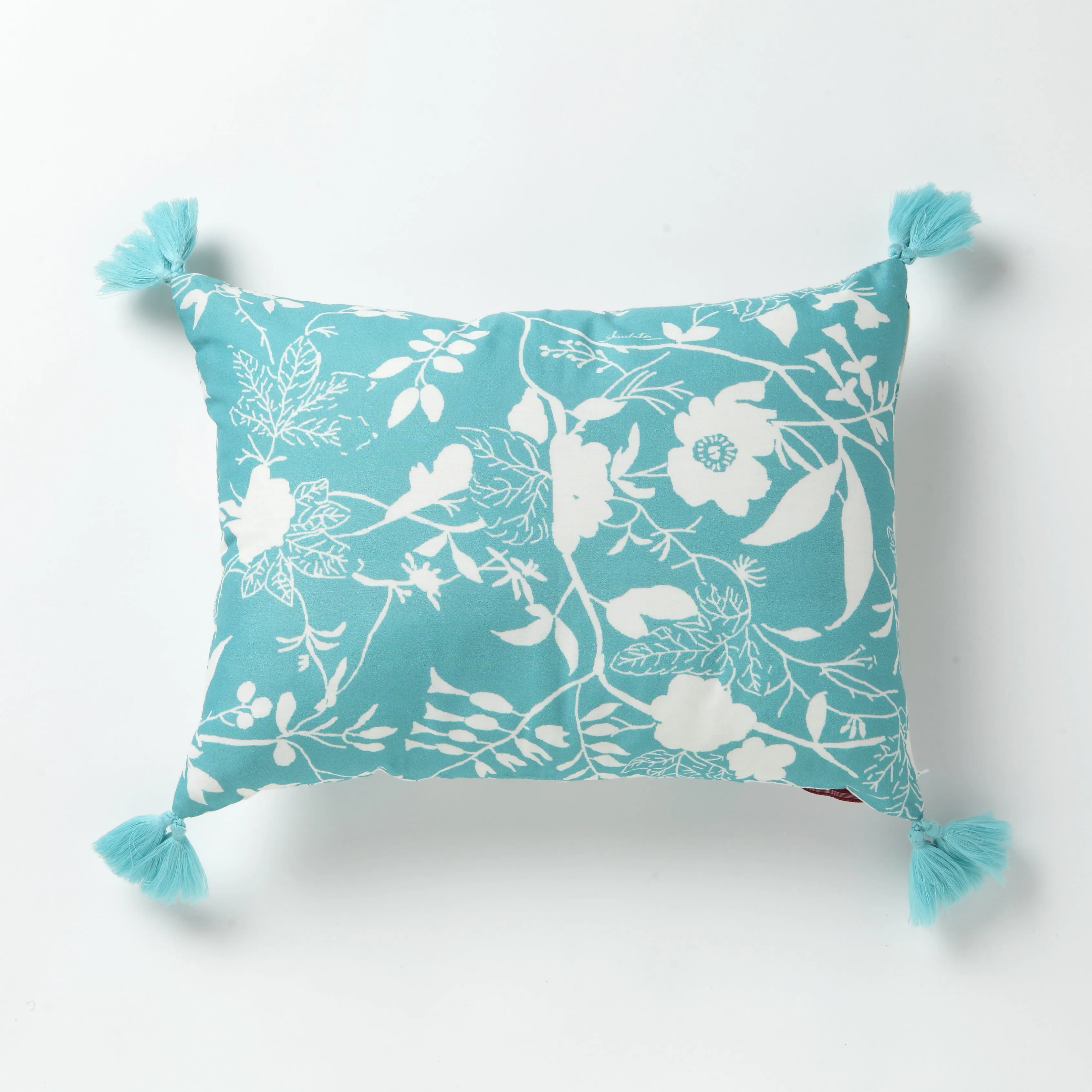 Bahaarloom Lily Cushion