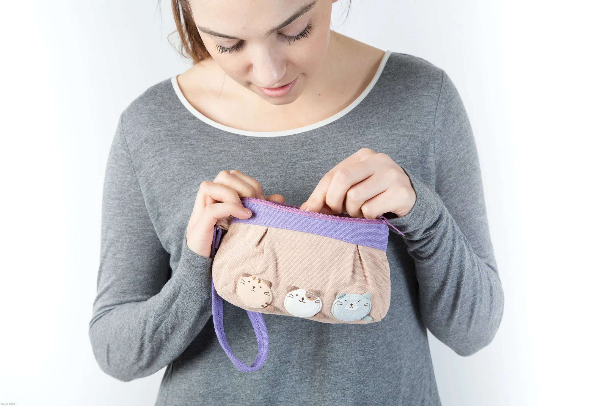 Cara Cat Pouch/Wristlet