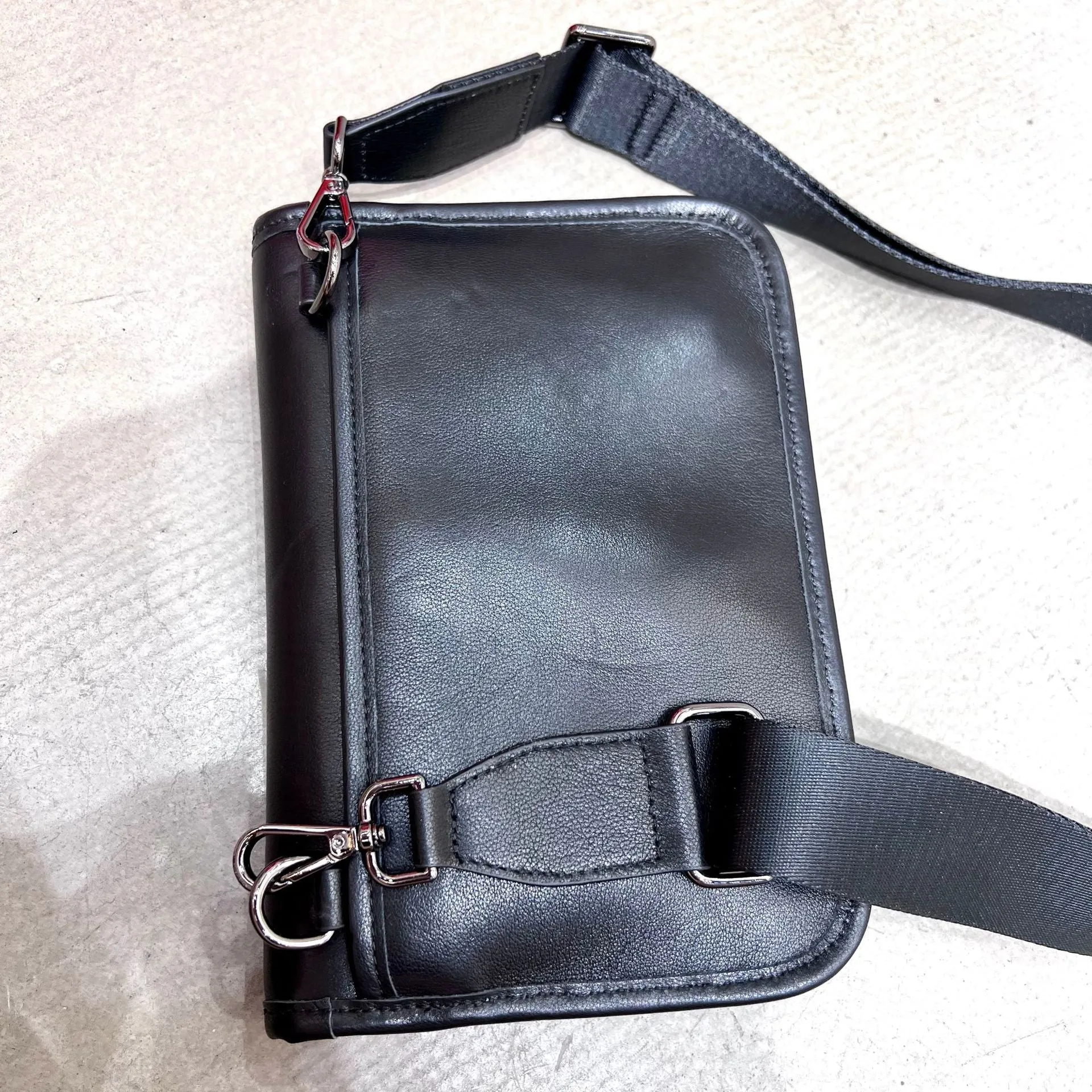 Chic Women's Crossbody Chest Bag Leather Black Sling Bags For Women