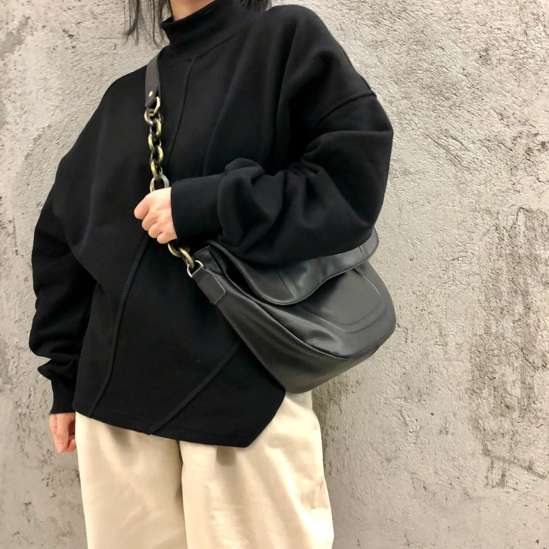 Fashionable Womens Black Leather Sling Bag Genuine Leather Crossbody Bags
