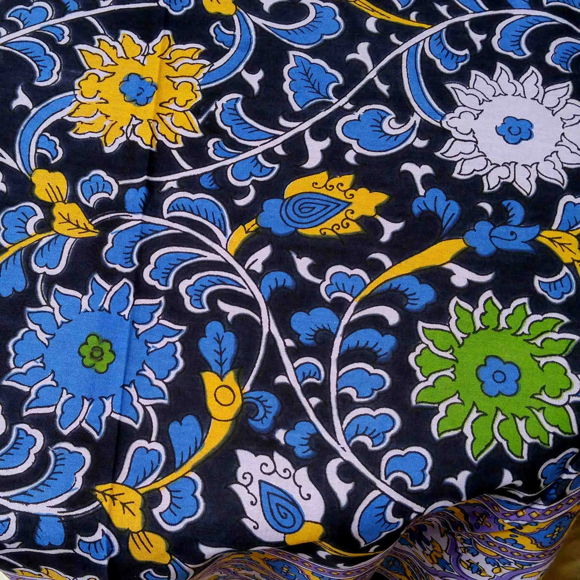 Handmade Sunflower Print 100% Cotton Tablecloth Round 66" Round Purple & Black